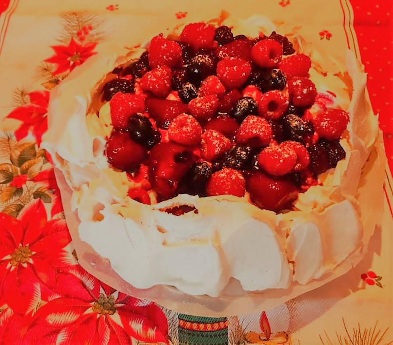 Pavlova de coulis de frutos vermelhos…um requinte de sobremesa e&nbsp;deliciosa