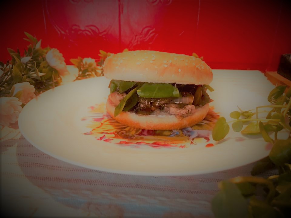 Sandwich de Perú com cebola&nbsp;caramelizada