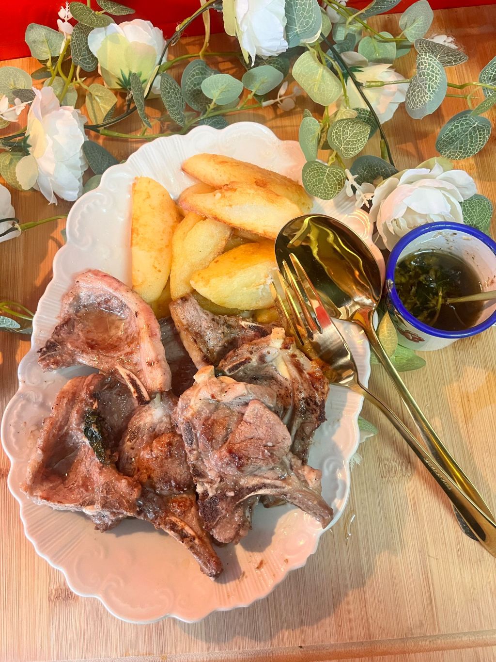 Costeletinhas de Borrego com Molho de&nbsp;Hortelã