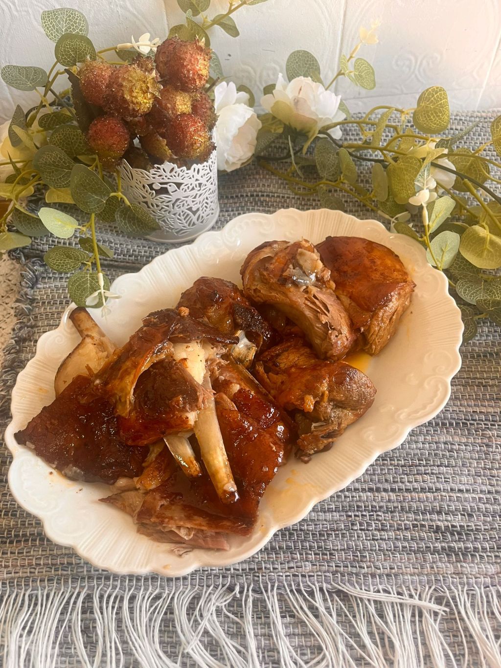 Borrego assado no forno com ervas&nbsp;aromáticas